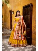 Yellow color option, Currently selected