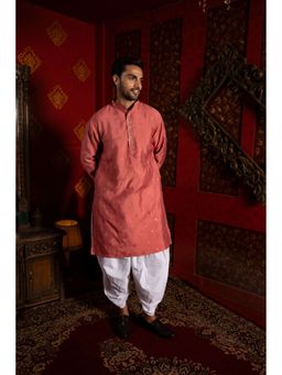 SHASAK - Men Peach Cotton Thread Work Regular Fit Kurta