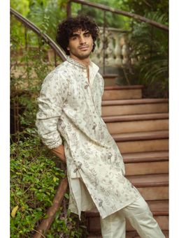 SHASAK - Men Green Cotton Thread Work Regular Fit Kurta