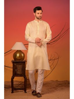 Rangkathaa - Men Cream Cotton Zari Regular Fit Kurta