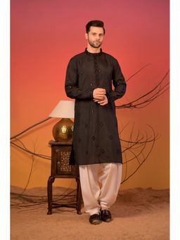 Rangkathaa - Men Black Silk Mirror Work Regular Fit Kurta