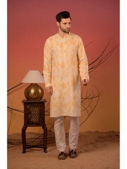 Rangkathaa - Men Orange Cotton Thread Work Regular Fit Kurta