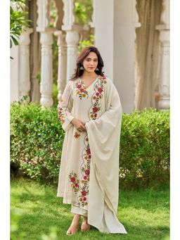 WOOMN - White Cotton Crush A-Line Kurta With Pant And Dupatta