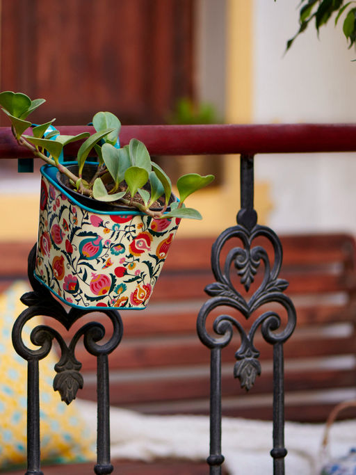 Chumbak Boho Branches Hanging planter - Square