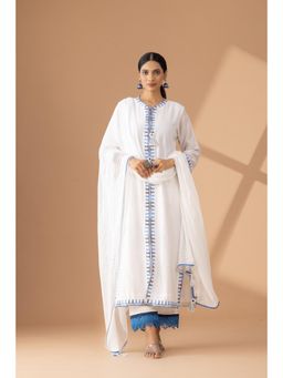 Finethreads by Hina & Nikhat - Tarang Flair Embroidered Silk Kurta Pant with Dupatta (Set of 2)