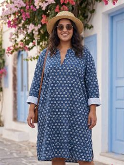 Qurvii - Navy Blue Floral V-Neck Dress