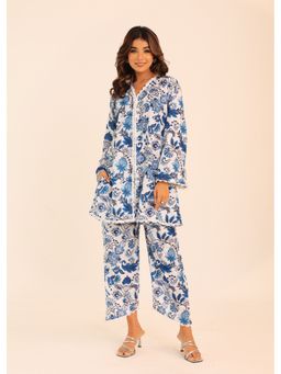 Kaori By Shreya - Blue and White Floral Printed Co-ords Relaxed Top and Pant (Set of 2)