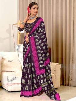 URBAN PALLU - Pure Cotton Brown Floral Printed Saree
