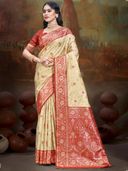 Red color option, Sold out, Currently selected