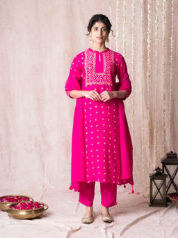Shilpi Handicrafts - Pink Muslin Kurta with Pant and Dupatta (Set of 3)