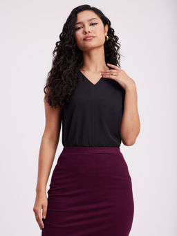 FableStreet - V-Neck Sleeveless Top - Black