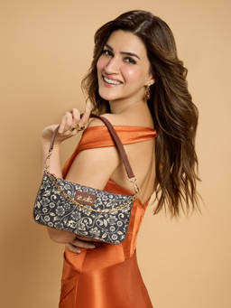 Zouk - FloMotif Baguette Bag Black