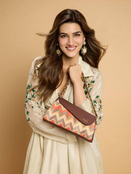 Zouk - Multi-Color Printed Jute Handheld Bag
