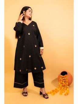 KARIGAR - Womens Cotton Floral Black Kurta with Palazzo