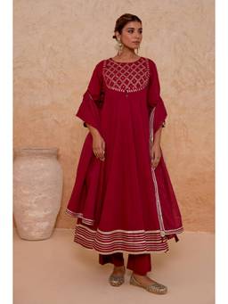Tara-C-Tara - Hand Work Gota Patti Maroon Anarkali Set with Kota Doria Dupatta