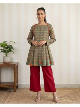 Shri Sanyogini - Green Floral Block Printed Cotton Kurta and Straight Pants