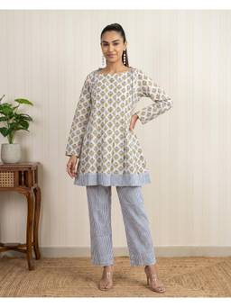 Shri Sanyogini - Green Block Printed Cotton Kurta with Pant