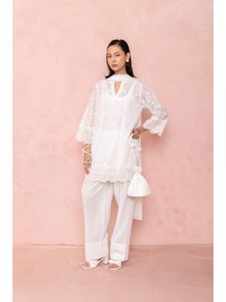 LABEL NAARITI - White Kriti Embroidered Kurta with Pant & Dupatta Slip