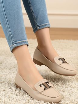 Carlton London - Womens Textured Slip-On Loafers - Cream