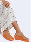 Orange color option, Currently selected