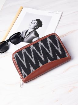Zouk - Womens Ikat Wave Chain Wallet