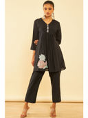 Black color option, Sold out, Currently selected