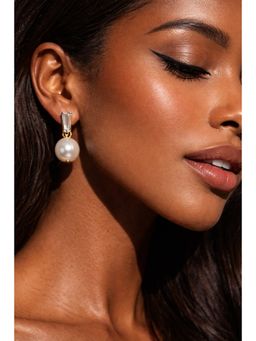 Niska - White Artificial Pearl Eardrops Drop Earrings