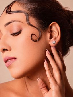 LuxeVogue - White Radiant Snowflake 925 Silver Stud Earrings