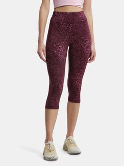 Jockey - 1391 Women Super Combed Cotton Elastane Capri - Wine Tasting Print