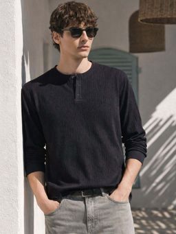The Indian Garage Co - Men's Black Textured Oversized Fit T-Shirt