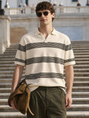 Off White color option, Currently selected