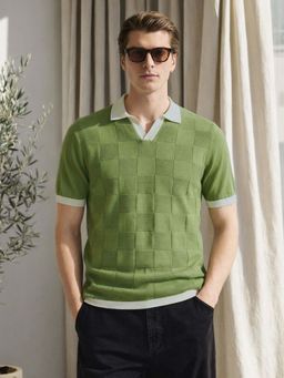 The Indian Garage Co - Men's Green Textured Slim Fit Polo T-Shirt