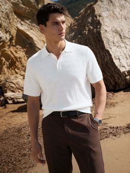 The Indian Garage Co - Men's White Textured Slim Fit Polo T-Shirt