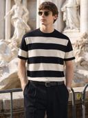 Black color option, Currently selected