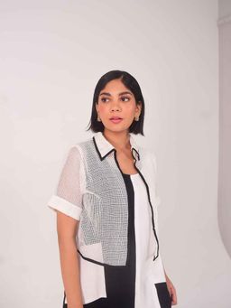 WHY SO BLUE - Halle Net Cropped Jacket - White