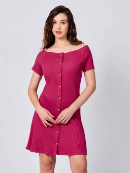 Outzidr - Magenta Solid Straight Dress