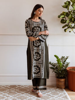 ISHIN - Green Floral Printed Round Neck Kurta with Palazzo (Set of 2)