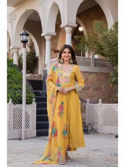WOOMN - Yellow Bembemg Chandari A-Line Kurta with Pant and Dupatta