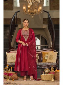 WOOMN - Red Chanderi Calf Anarkali Kurta with Pant and Dupatta