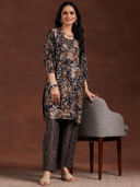 Navy Blue color option, Currently selected