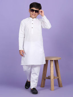 Kraft India - Cotton Blend Woven Design White Kurta
