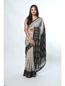 Biyahuti - Women Off White Printed Cotton Saree with Unstitched Blouse
