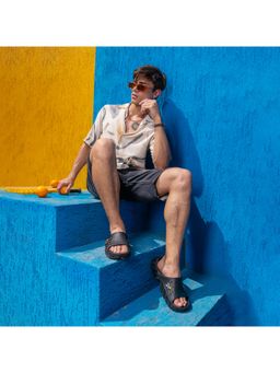 SOLETHREADS - Shaker Black Solid Men Sliders