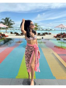 MISS MOSA BY AKANKSHA - Travis Bikini Top & Shorts With Sarong (Set of 3)