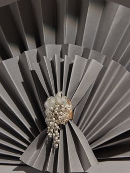 House of D'oro - Nivetta White Bead & Pearl Finger Ring