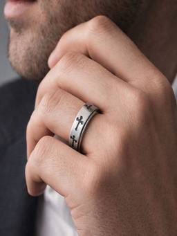 AQUASTREET - Mens Cross Design Rhodium Plated and Anti-Tarnish Band Ring