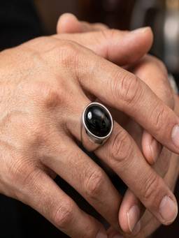 AQUASTREET - Mens Onyx Rhodium Plated and Anti-Tarnish Signet Band Ring