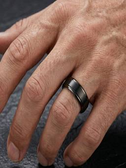 AQUASTREET - Mens Grooved Bold Black and Anti-Tarnish Rotating Band Ring