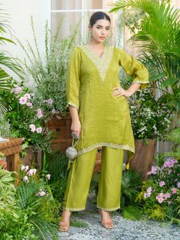 Gahan - Lime-Green V-Neck Kurta and Pant