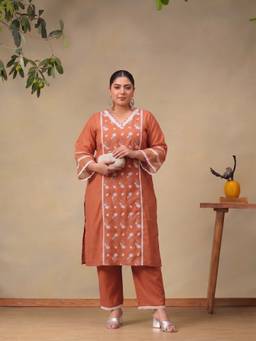 Bani Women - Plus Women's Embroidered Kurta With Pant